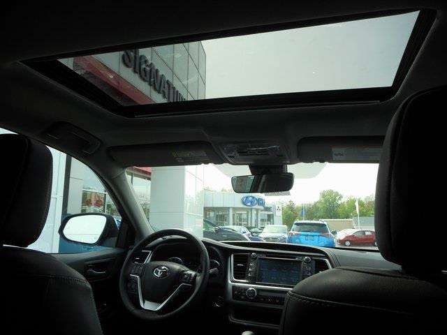 Toyota Highlander 2017 photo 6